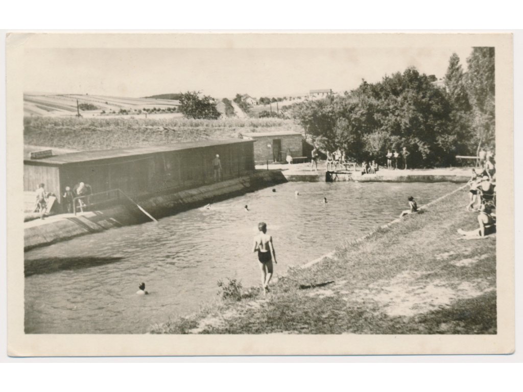 30 - Kroměřížsko, Koryčany, oživené koupaliště, cca 1956