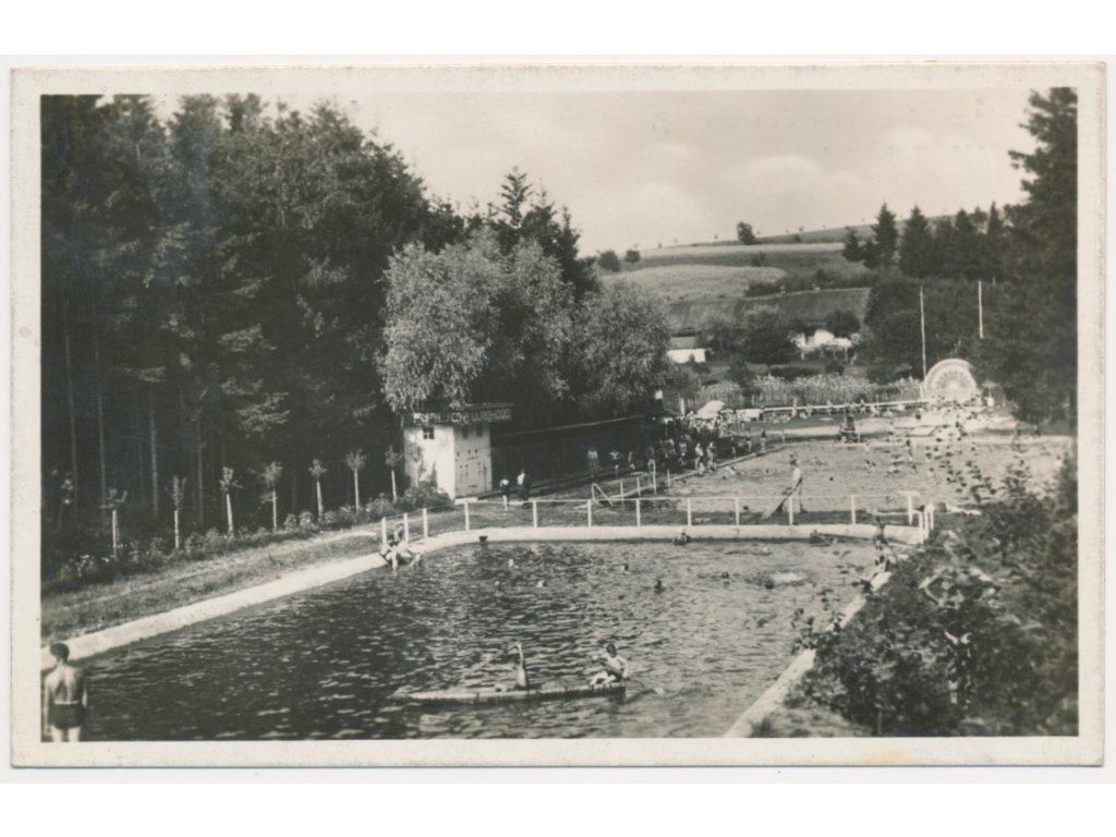 22 - Jičínsko, Mladějov, oživené Ulrichovo koupaliště, cca 1941