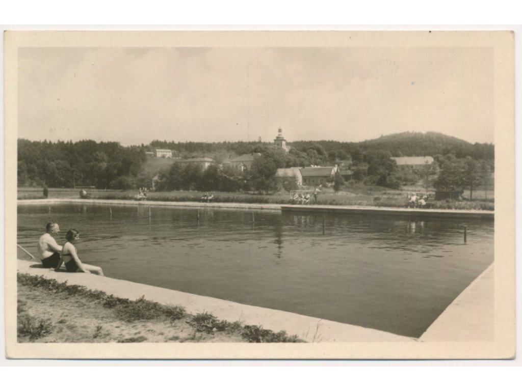 66 - Trutnovsko, Lanžov, oživené koupaliště, cca 1958