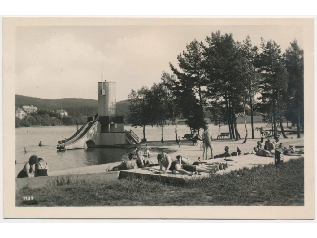 15 - Domažlice, oživená partie z přírodního koupaliště Babylon, cca 1936