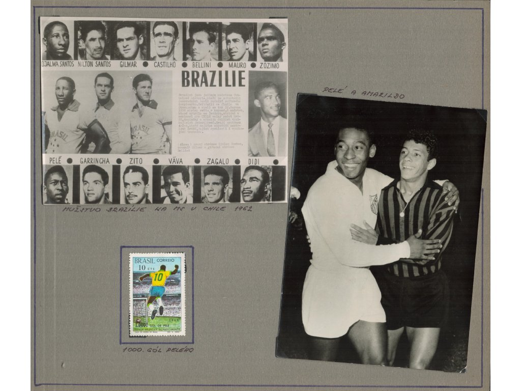Pelé a Amarildo, fotbalisté na společné fotografii a foto reprezentantů Brazílie na MS v Chile 1962, sběratelský list