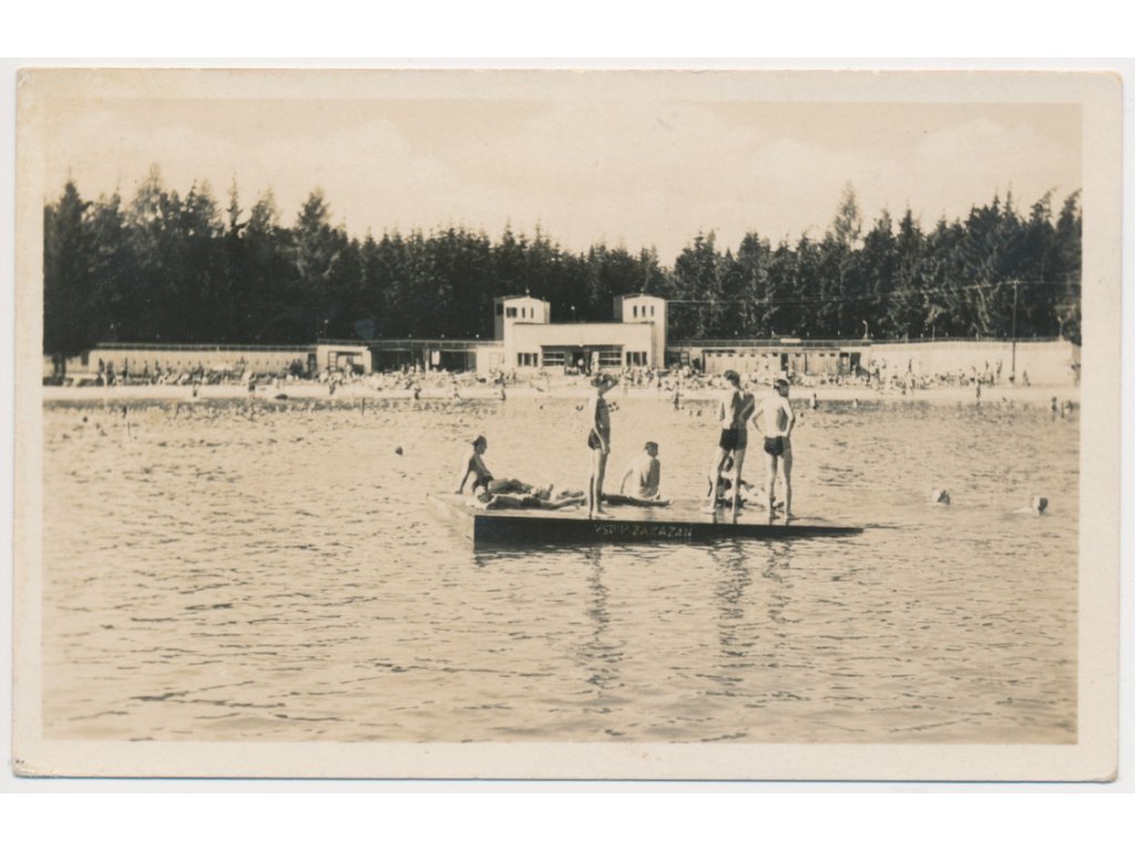 08 - Chebsko, Mariánské Lázně, oživená partie z koupaliště, cca 1956