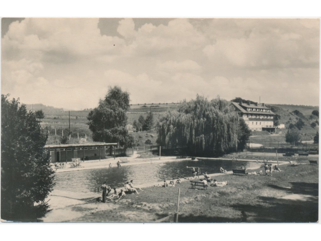 03 - Blansko, Letovice, oživená partie z koupaliště, cca 1945
