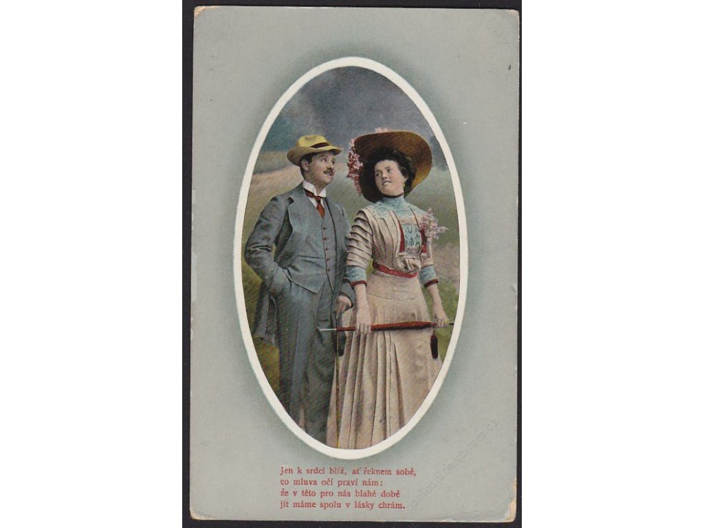 Ateliérové foto, zamilovaný pár, cca 1915