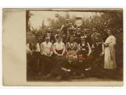 Skupinové foto s půllitry, ca 1910
