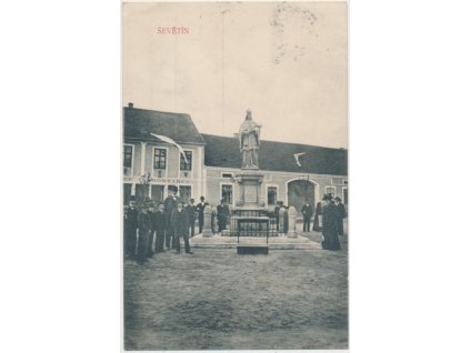 12 - Českobudějovicko, Ševětín, lidé na náměstí před hostincem,ca 1908