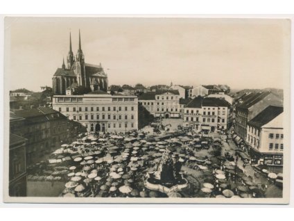 04 - Brno, pohled na Zelný trh, Mor. zemské museum, cca 1933