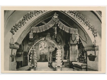 31 - Kutná Hora, Sedlec, interiér kostnice, cca 1957