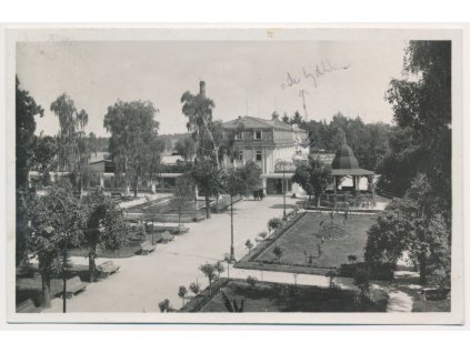 44 - Pardubicko, Lázně Bohdaneč, partie z parku, Grafo Čuda, cca 1937