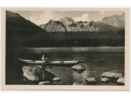 Slovensko, Štrbské Pleso, oživená partie s loďkou, cca 1940