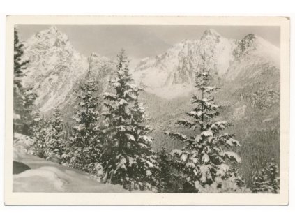 Slovensko, Vysoké Tatry, L'adový štít a Lomnický štít, cca 1945