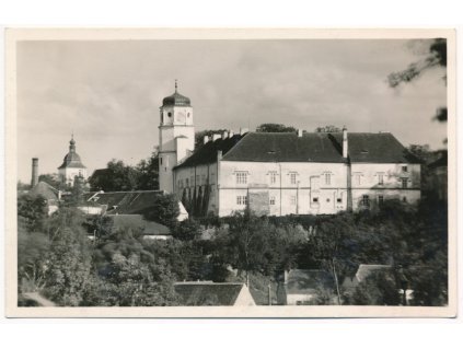 01 - Benešovsko, Vlašim, pohled a zámek, cca 1945