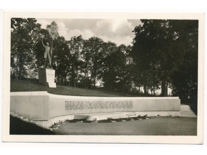 17 - Havlíčkův Brod, Pomník K. H. Borovského v městských sadech, cca 1949