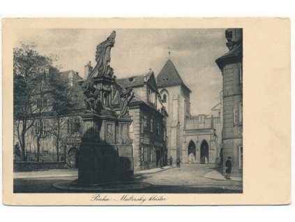 49 - Praha, oživená partie u Maltézského kláštera, cca 1920