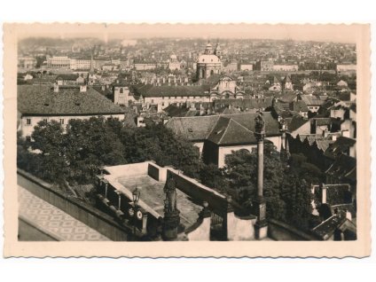 49 - Praha, celkový pohled, cca 1942