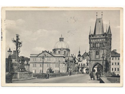 49 - Praha, Staroměstská mostecká věž, oživený partie, cca 1939
