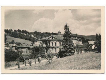 32 - Liberecko, Lázně Libverda, oživená partie z lázeňské obce, cca 1945