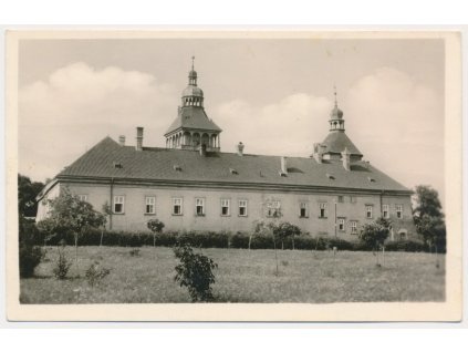 27 - Kladensko, Smečno, pohled na zámek, cca 1950