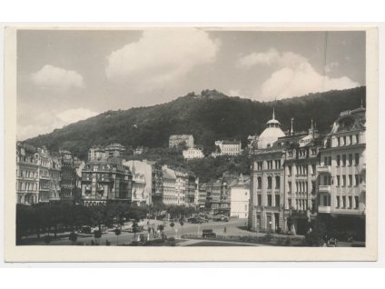 25 - Karlovy Vary, Benešovo náměstí, cca 1947