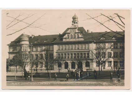 47 - Plzeň, Státní průmyslová škola, oživená partie, cca 1938