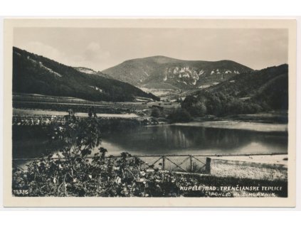 Slovensko, Trenčianské Teplice, pohled na Žihlavník, cca 1945