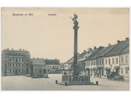 57 - Rychnovsko, Kostelec nad Orlicí, partie z náměstí, cca  1917