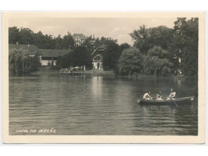 11 - Českolipsko, Hamr na Jezeře, lidé na loďce, cca 1945