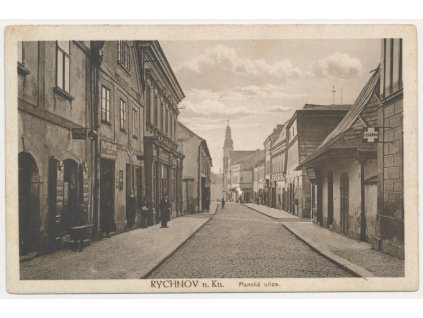 57 - Rychnov nad Kněžnou, oživená partie z Panské ulice, cca 1918