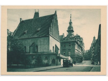 49 - Praha, partie s automobilem před Synagogou, cca 1940