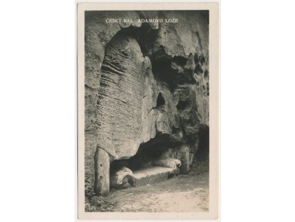 58 - Semilsko, Český ráj, skalní útvar Adamovo lože, cca 1940