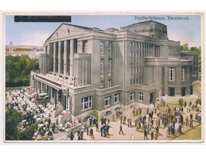65 - Teplice (Teplitz-Schönau), oživená partie před divadlem, cca 1942