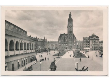 52 - Prostějov, oživené náměstí, cca 1948