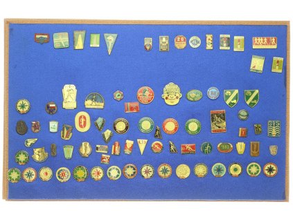 ČSSR, sestava cca 140 ks tématických odznaků SPRING MARCH, TOP stavy