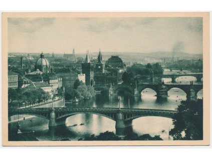 49 - Praha, Celkový pohled na 4 mosty, cca 1940