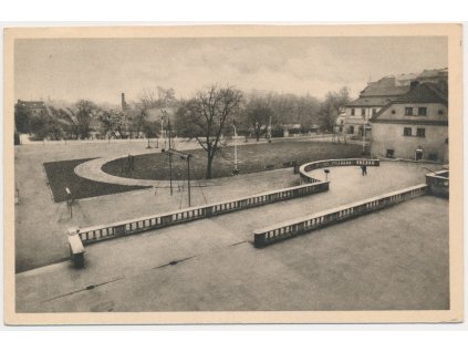 49 - Praha, Letní cvičiště v Tyršově domě, cca 1940