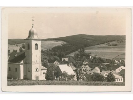 57 - Rychnovsko, Olešnice v Orl. horách, pohled na obec, kostel, cca 1948