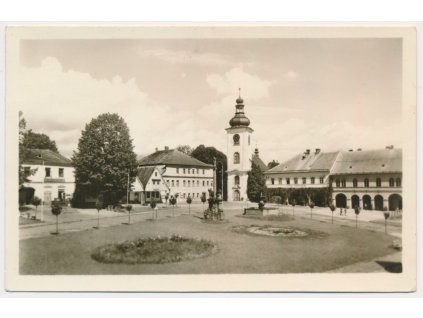 57- Rychnovsko, Rokytnice v Orlických horách, Náměstí s kostelem, cca 1951