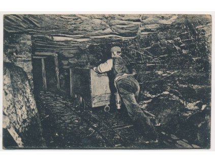 43 - Ostrava, oživená partie z dolů, "Vozač", cca 1923