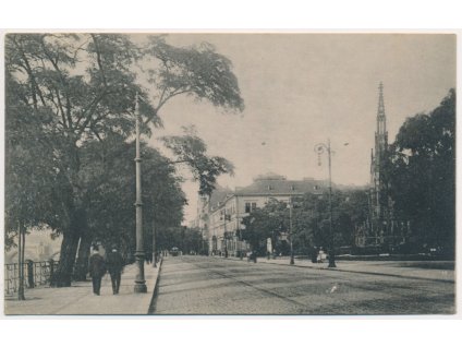 49 - Praha, oživené Františkovo nábřeží, cca 1908