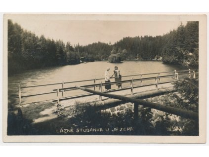 57 - Rychnovsko, Lázně Studánka, oživená partie u jezera, cca 1925