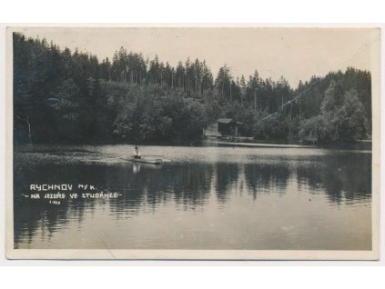 57 - Rychnovsko, Lázně Studánka, oživená partie na jezeře, cca 1924