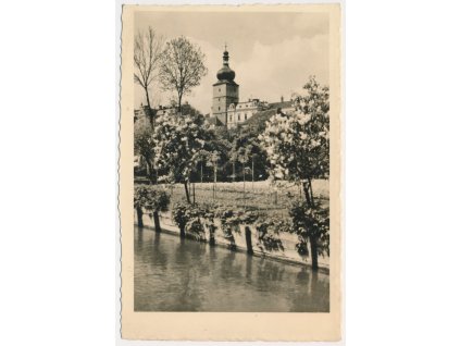 70 - Orlickoústecko, Vysoké Mýto, partie u řeky s pohledem na město, cca 1945