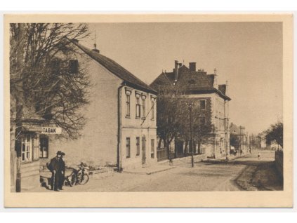 37 - Mostecko, Horní Jiřetín, oživená partie z ulice, cca 1952