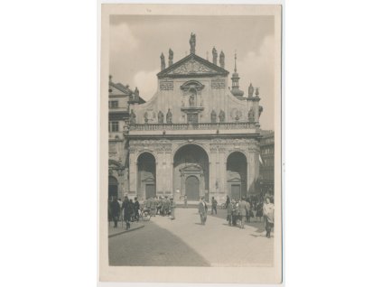 49 - Praha, Klementinum, oživená partie před, cca 1930