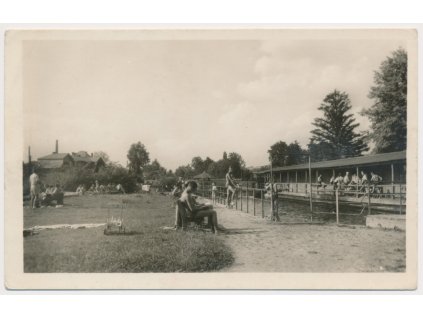 57 - Rychnovsko, Potštejn, Koupaliště, oživená partie, cca 1955