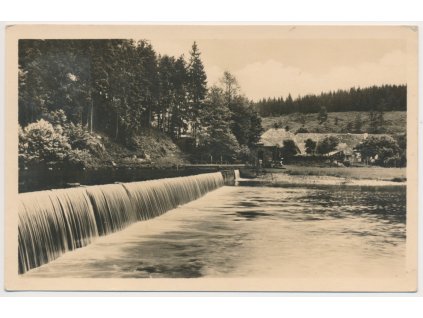 42 - Opavsko, Dolní Vikštejn, partie u splavu, cca 1950