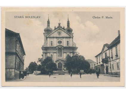50 - Praha - východ, Stará Boleslav, oživená partie před chrámem P. Marie, cca 1929