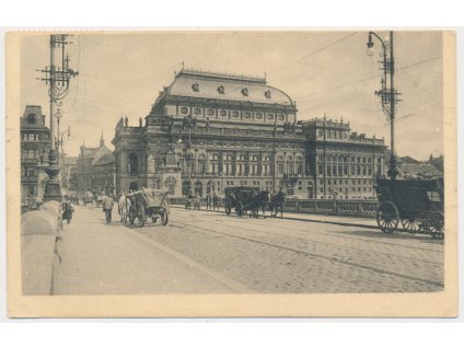 49 - Praha, oživená partie před Národním divadle, koně, Nakl. K. Bellmann, cca 1909