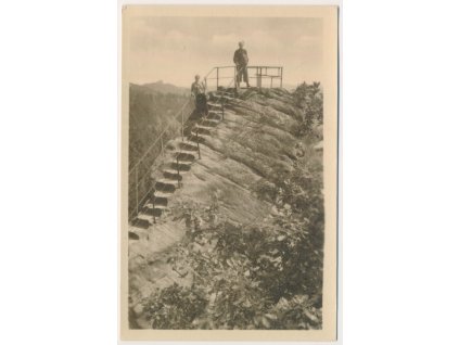 22 - Jičínsko, Prachovské skály, oživená partie ze Šikmé věže, cca 1948