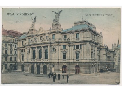 49 - Praha, Vinohrady, oživená partie před divadlem, cca 1907